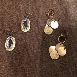 Two pairs of earrings in silver & gold
